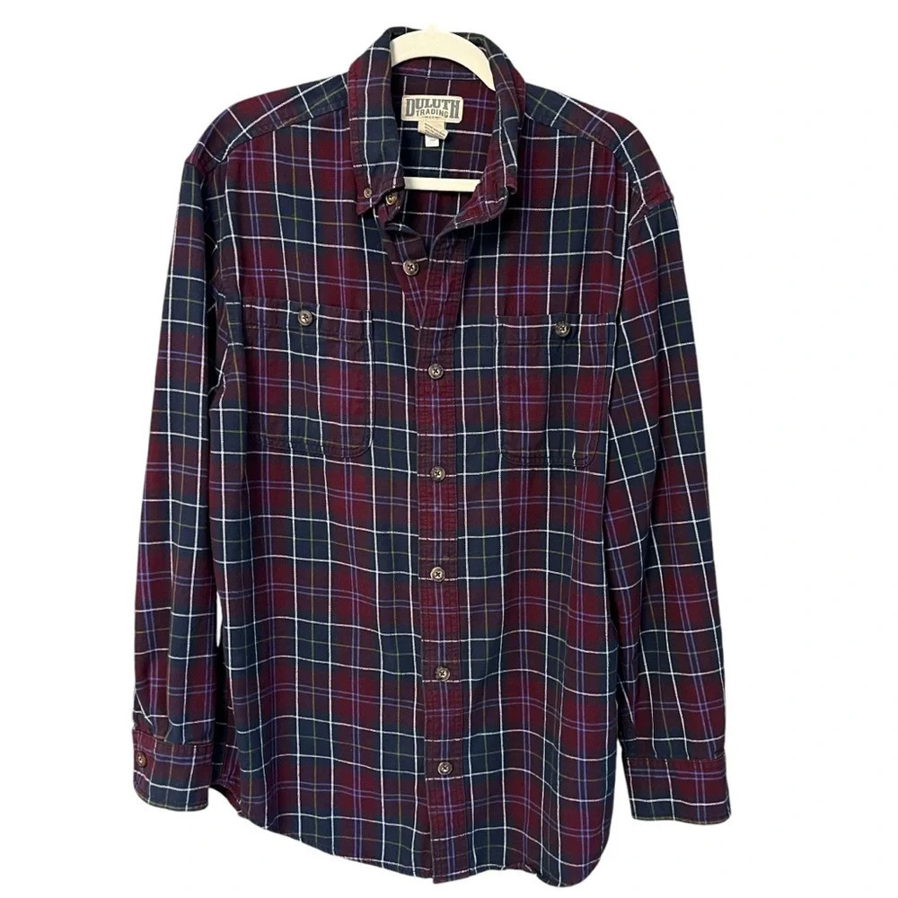Duluth Trading Co Plaid Flannel Button Front Shirt Burgundy Navy Men’s Medium